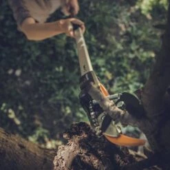 Fiskars Snoeigiraffe Telescopisch UPX82 165-350 Cm -Tuingereedschaps Winkel 1023625 powergear x tree pruner upx82 ls2 productimage