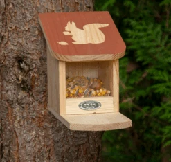 Esschert Diapositief Eekhoornvoederhuis 9 Esschert Diapositief Eekhoornvoederhuis -Tuingereedschaps Winkel Diapositief eekhoornvoederhuis 4