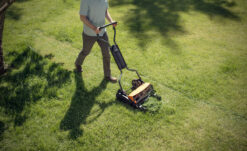 Fiskars StaySharp Max Kooimaaier -Tuingereedschaps Winkel Fiskars Garden Action StaySharp Max Reel mower 1000591 1