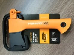 Fiskars Kloofbijl X5 Met Beschermhoes 23 Cm -Tuingereedschaps Winkel fiskars bijl x51